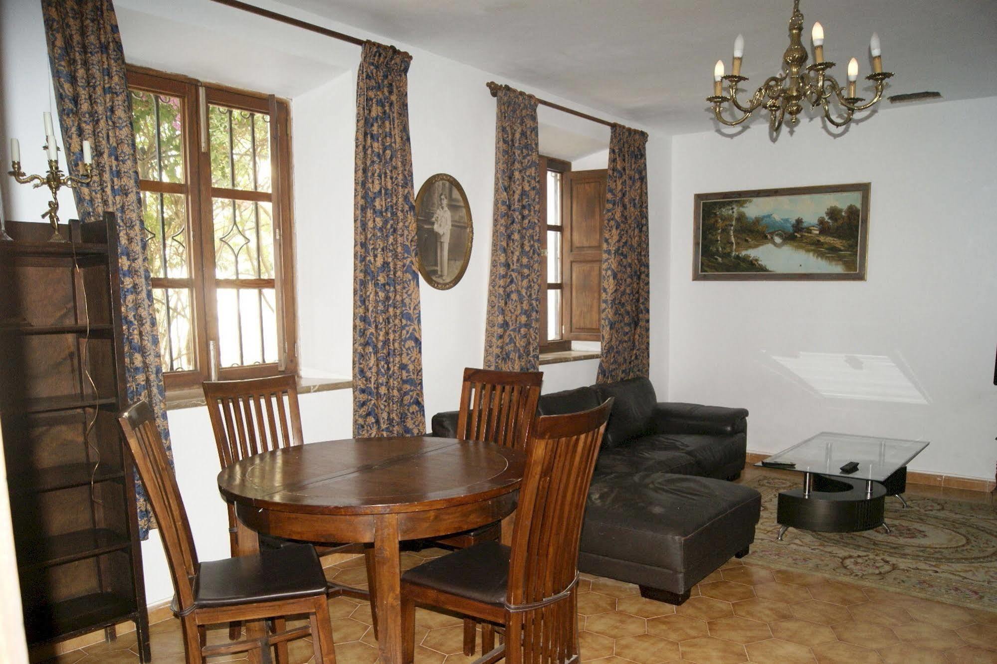 Residencial Rustic Lau Hostel Πάλμα ντε Μαγιόρκα Εξωτερικό φωτογραφία